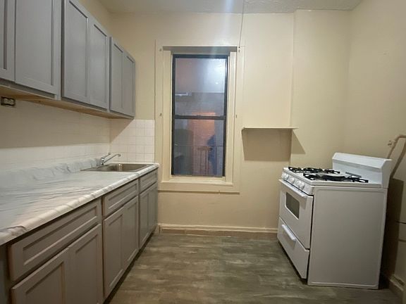 2nd image of 286 Fort Washington Ave #F2