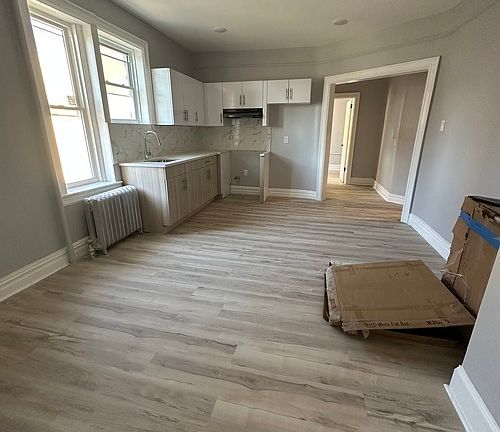 2nd image of 319 Summit Ave APT 8