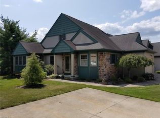 819 Hampton Ct, Northfield, OH 44067