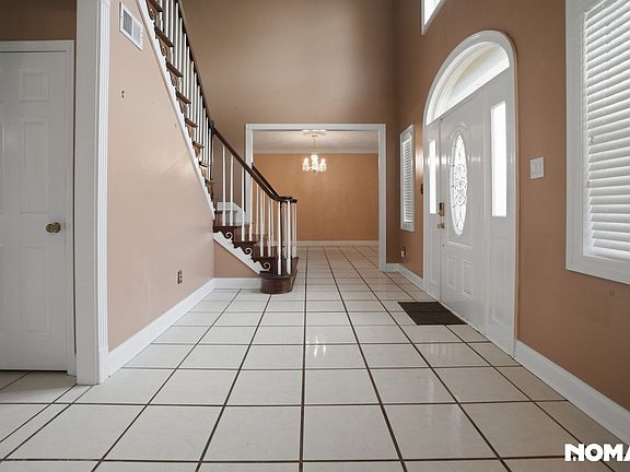 3rd image of 2565 Kismet St
