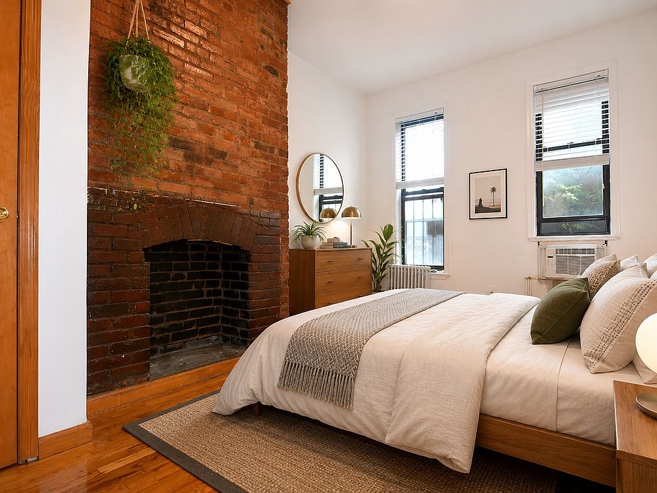 1st image of 246 N 5th St APT 1R