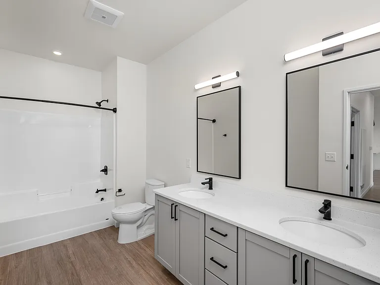 9. Franklin 3.2 - Bathroom2 9. Franklin 3.2 - Bathroom2