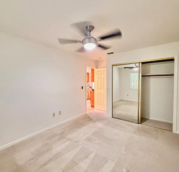 5663 Montclair Cir — Photo 28