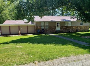 11 Jeffrey Ln, Newton, IL 62448