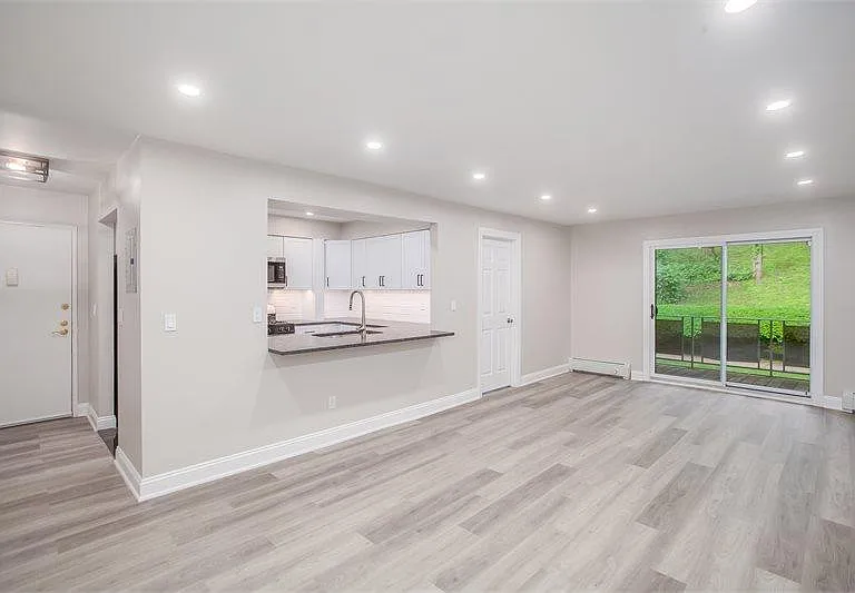10 Forest Dr — Photo 7