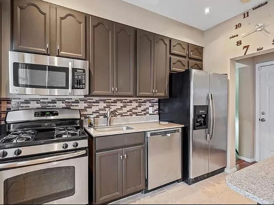 1st image of 860 Revere Ave #C