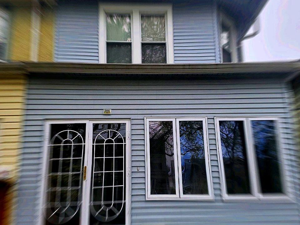 1st image of 1009 Jackson St NE