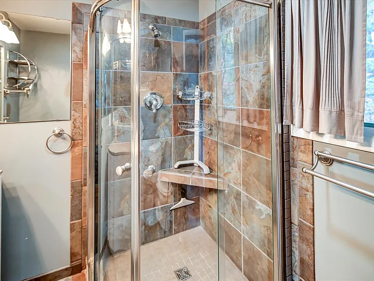 4746 Lafayette Dr — Photo 57
