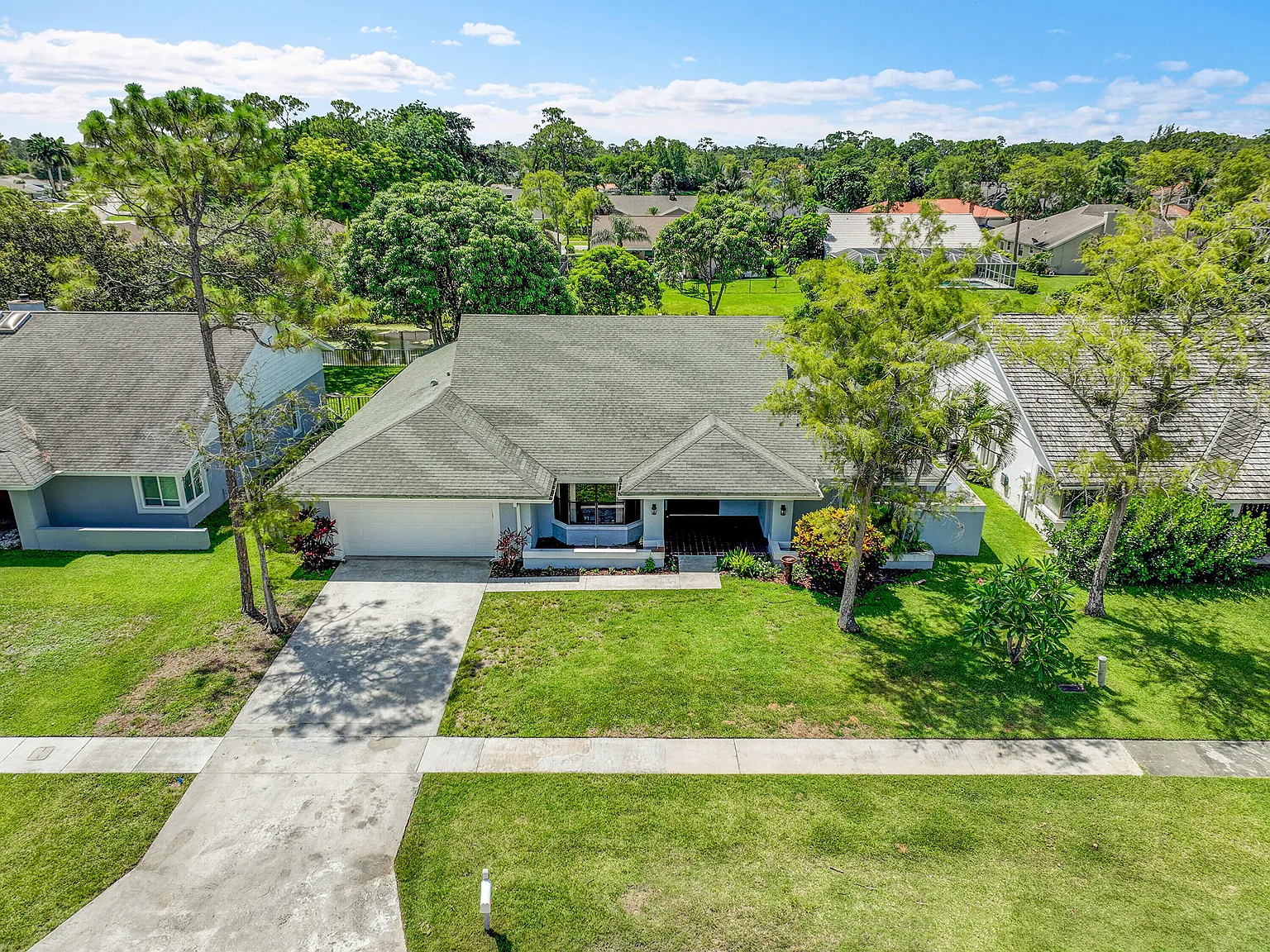 4 bed, 2.5 bath, 2712 sqft, $8,500 — Photo 3