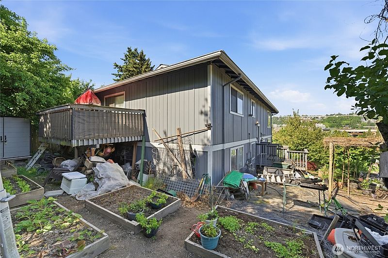 5th image of 3824 23rd Avenue SW
