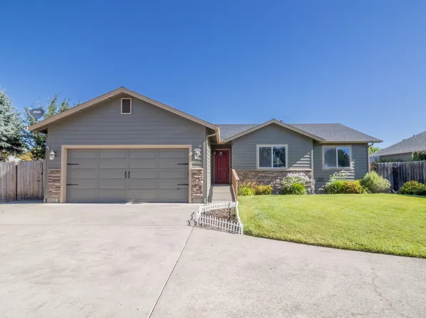 2124 SW Garden Valley Way, Grants Pass, OR 97526