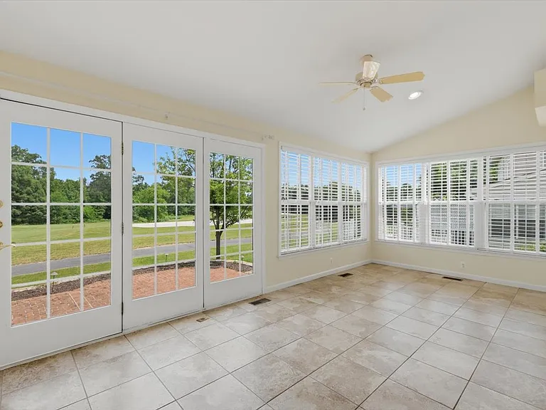 20242 Hidden Creek Ct — Photo 11