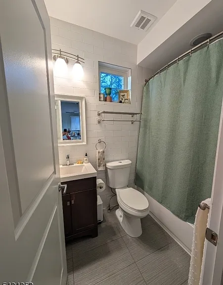104 Broughton Ave #1B — Photo 21