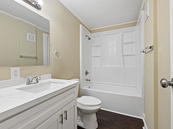 3rd image of 322 Conradi St #7A-7