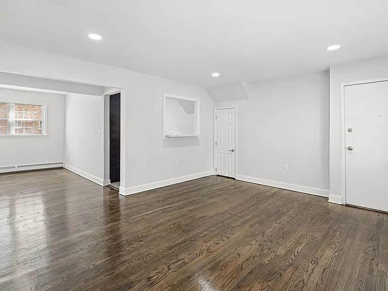Riverview Manor Apartments — Photo 6