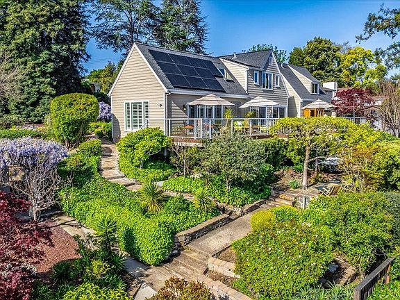 2nd image of 819 Holly Rd