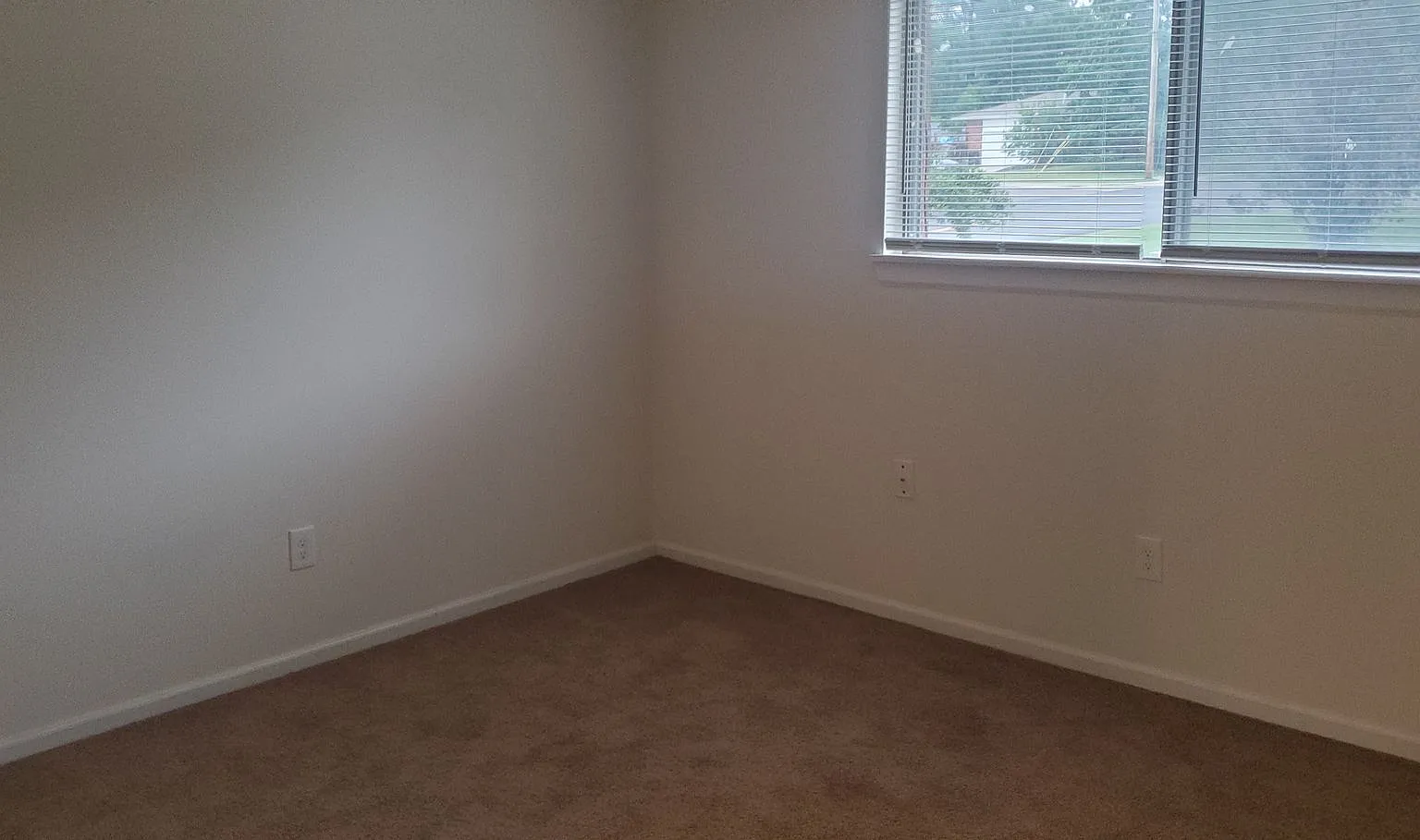 924 W Texas Ave — Photo 3