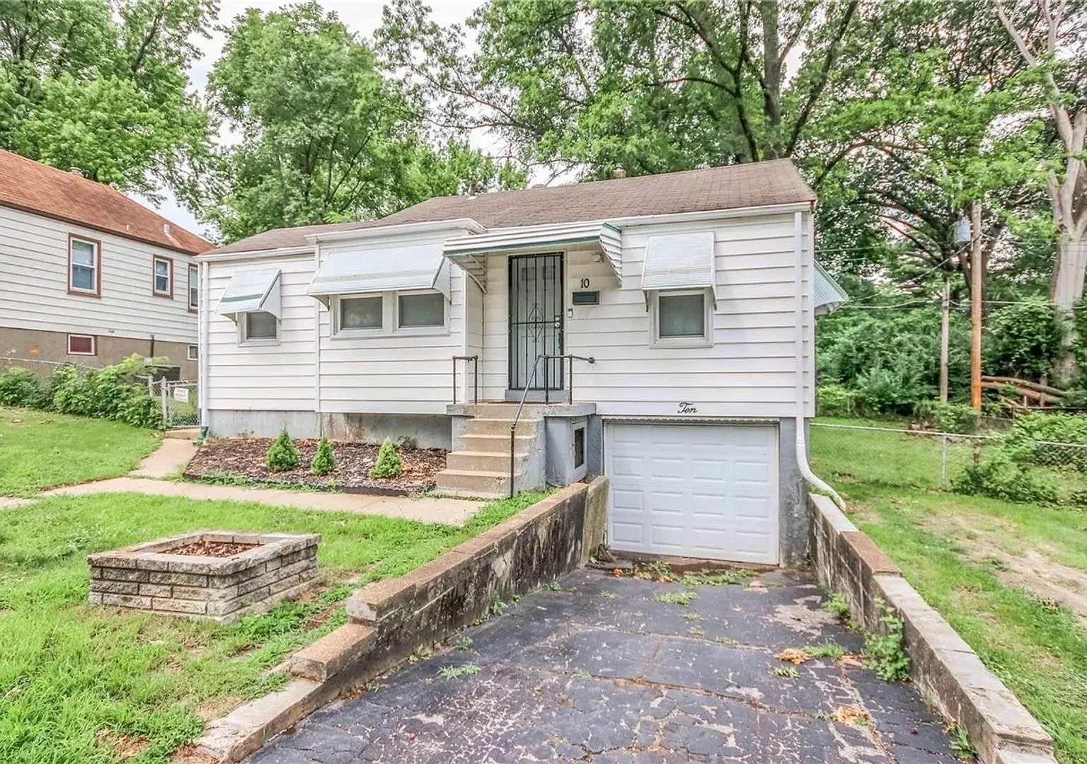 Charming 2-Bedroom Home — Photo 1