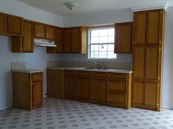 4th image of 2024 Loma Alta Dr