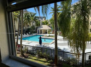 8215 Lake Dr #206, Doral, FL 33166