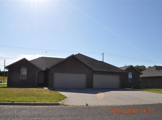 1303A Woodland Rdg, Monett, MO 65708