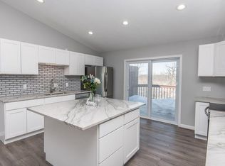 1612 Nature Trl, Hartford, WI 53027