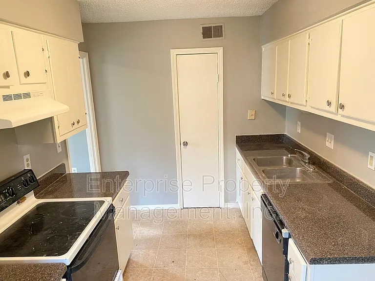 3681 Barberry St — Photo 14