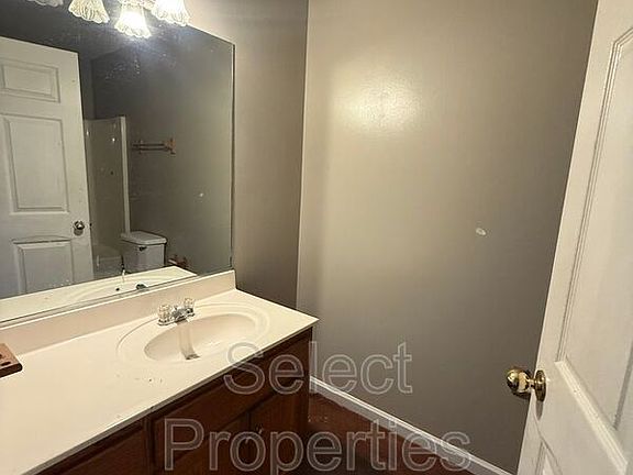 5th image of 920 Belt St #8
