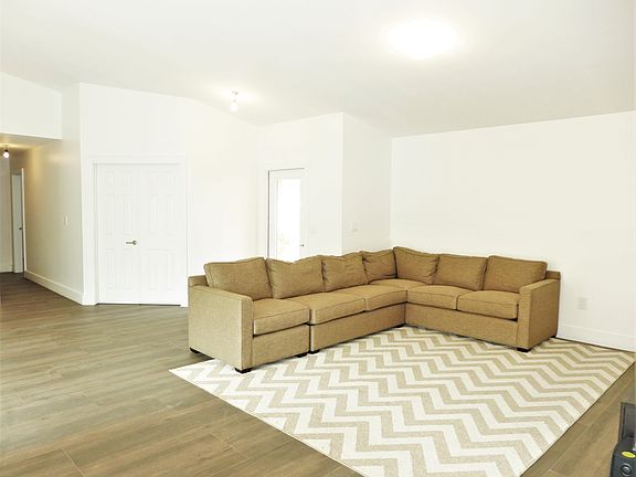 Vaulted Ceilings!