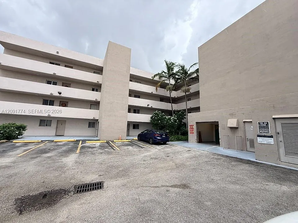 6091 W 22nd Ct #407