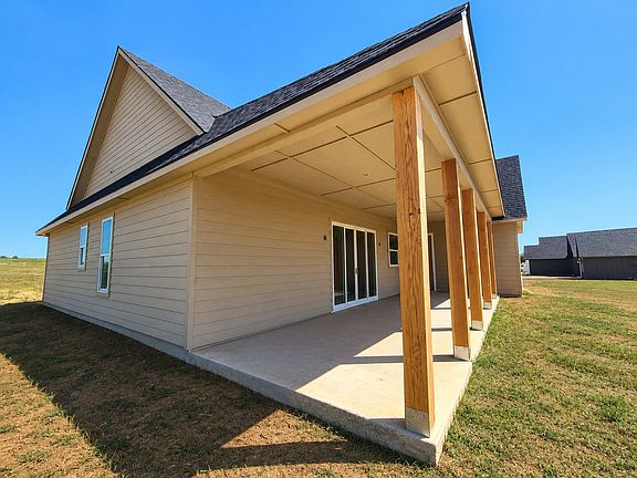 3rd image of 208 Vaughn Ln