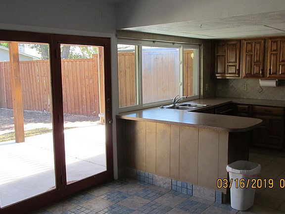 5th image of 933 Grand Teton Dr