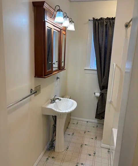 1600 N Main St #1 — Photo 4