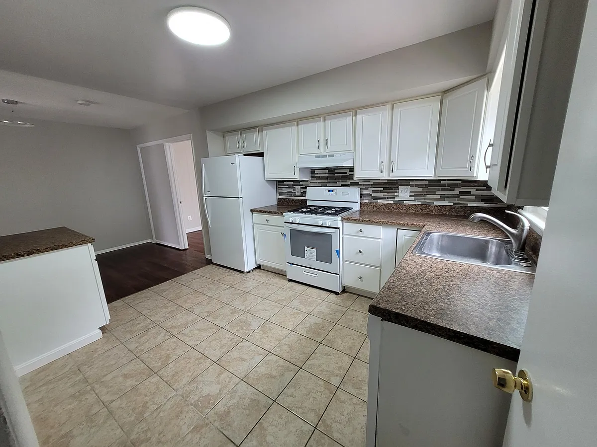 Building Photo - 1043 Welsh Dr