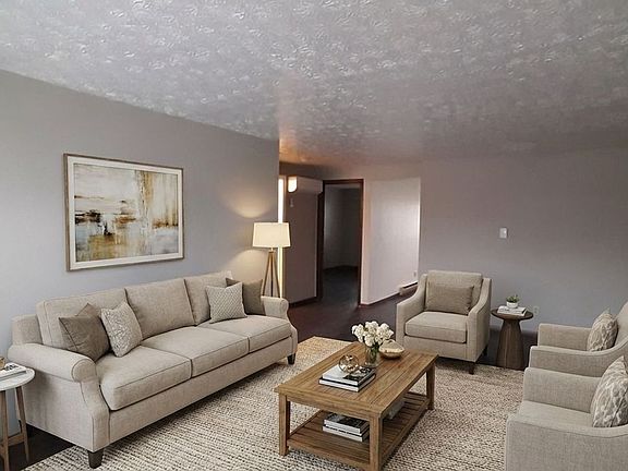 3rd image of 4100 Royal Oak Dr #88