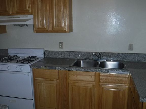 3rd image of 2611 E Park Ln APT 2