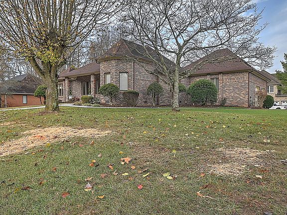 2nd image of 300 Woodbriar Dr