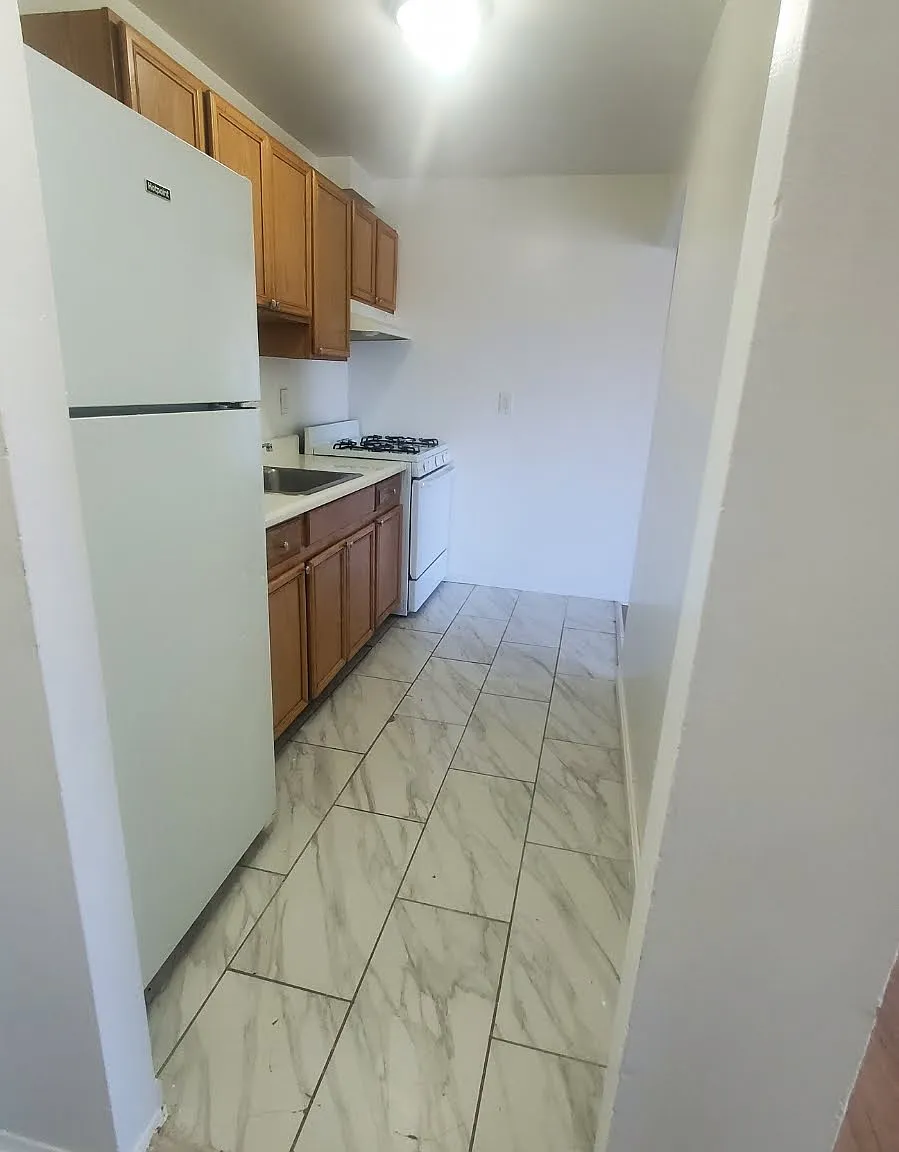 1 bed, 1.0 bath, 745 sqft, $1,128 — Photo 4