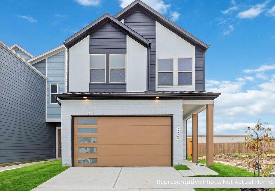 1st image of 3024 La Rambla Dr