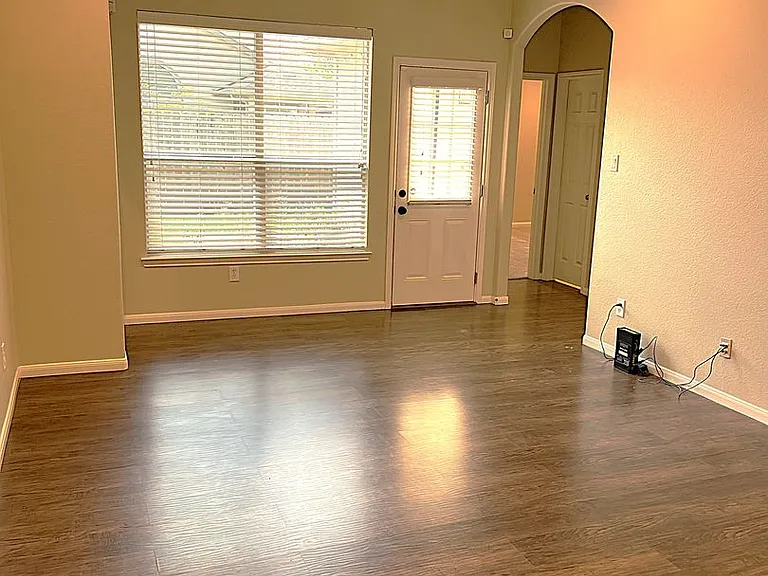 7031 Windy Run Ct — Photo 19