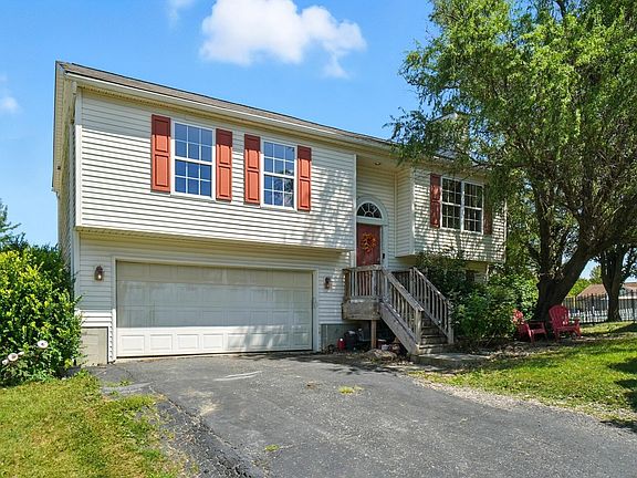2nd image of 1810 Aggie Ct