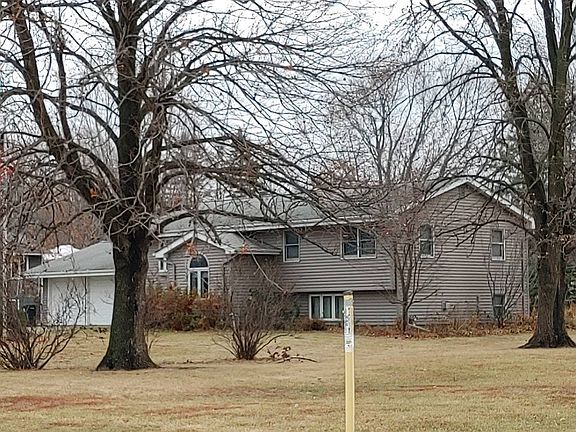 2nd image of 19878 Chippendale Ave W