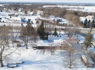 58105 243rd St, Kasota, MN 56050