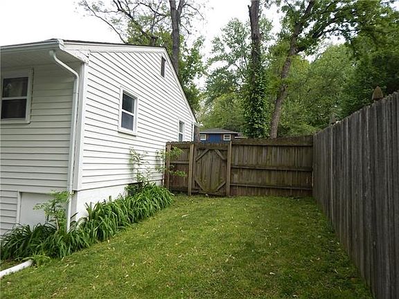 4th image of 1466 Spruce Ave