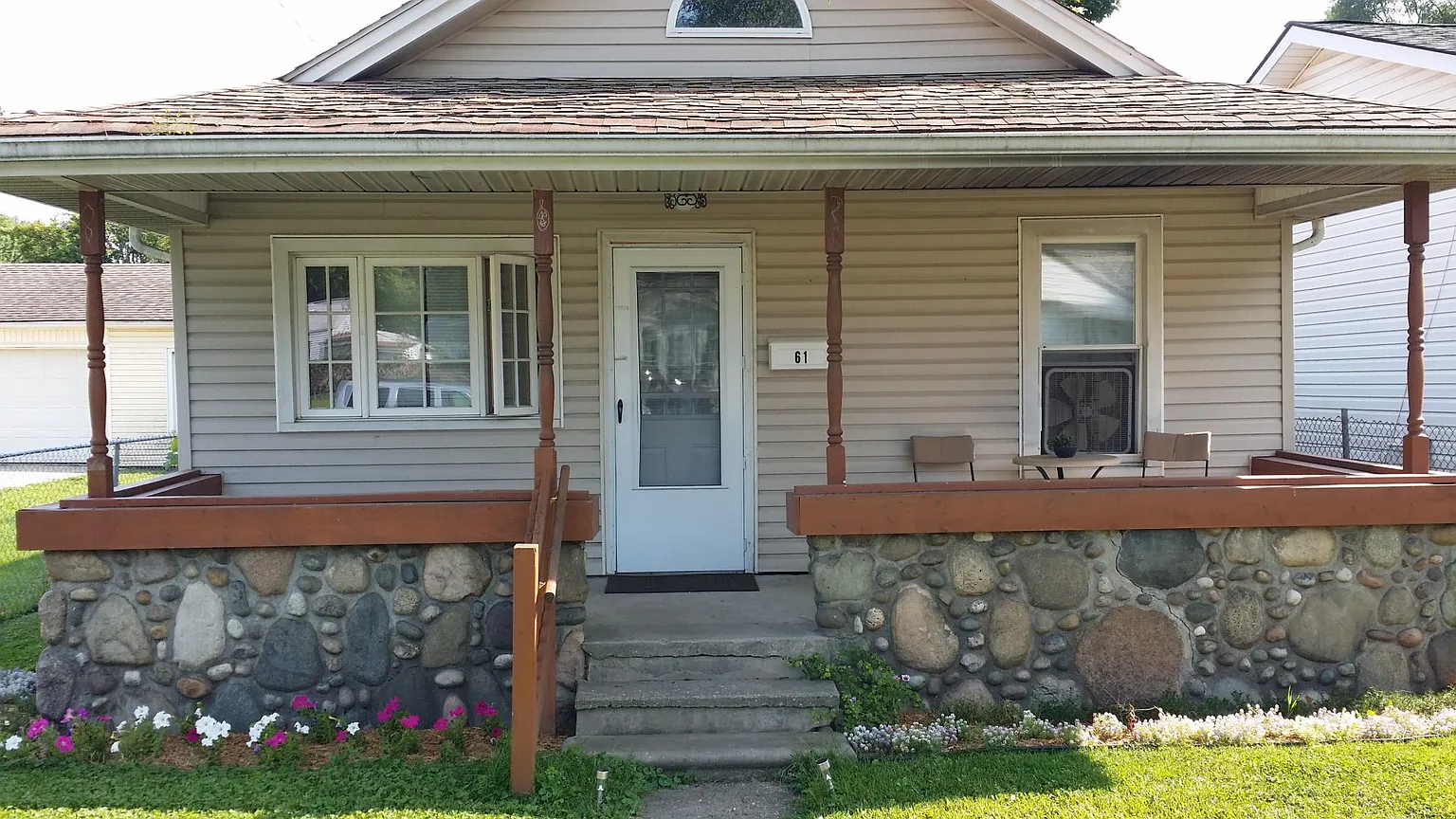 61 W Evelyn Ave photo 1