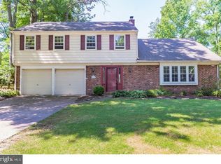 926 Locksley Ln, West Deptford, NJ 08096