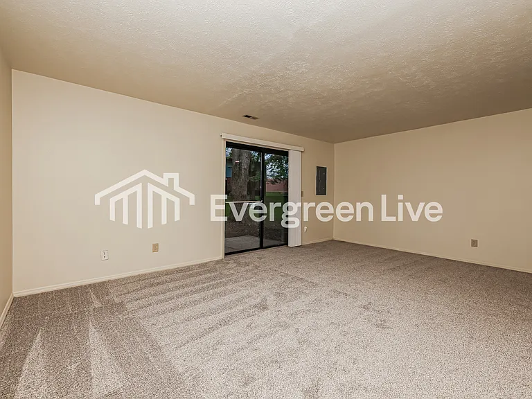 2476 Spring Valley Rd — Photo 3