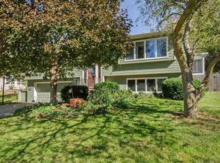 1142 Penkridge Dr, Iowa City, IA 52246