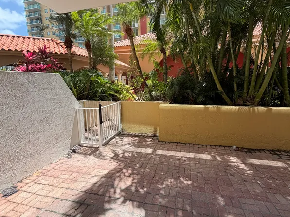 17000 N Bay Rd, North Miami Beach, FL