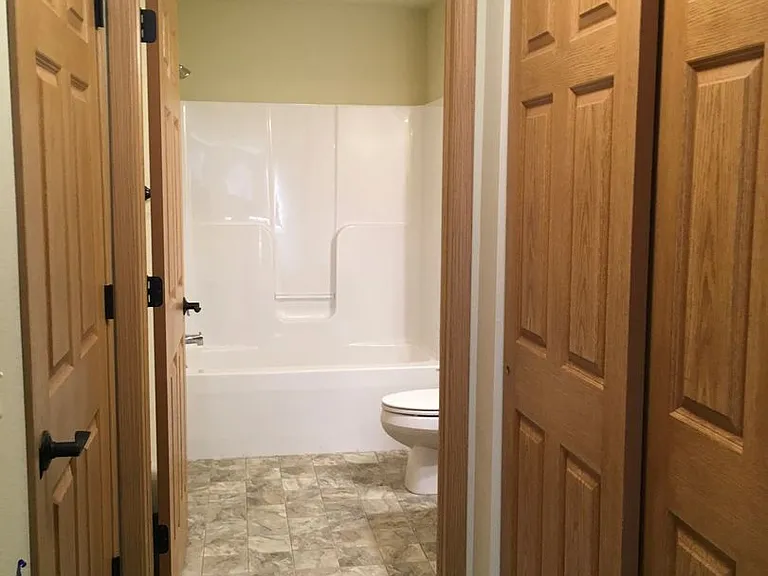 Berry Pointe Luxury Apartments — Photo 52